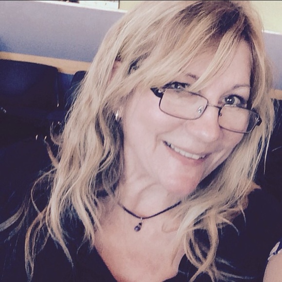 Welcome to my closet. - Picture 2 of 6